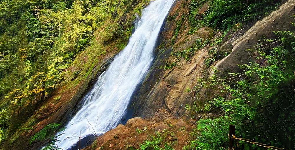 image of Bijagual Waterfall, Central Pacific