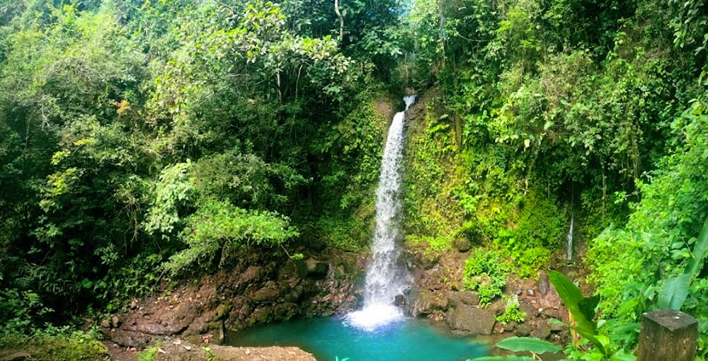 Photo showing Catarata Viento Fresco, Southern Zone