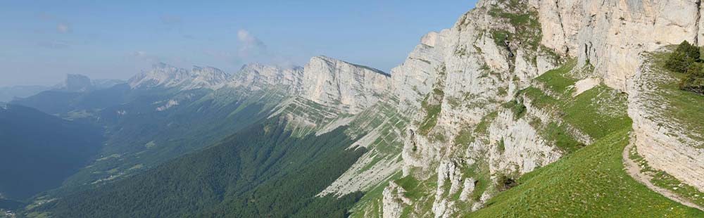 Discover Auvergne's spring charms: Explore blooming landscapes and cultural treasures for an unforgettable experience.