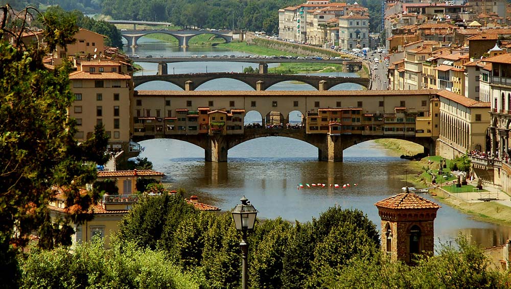 Enjoy the splendor of spring in Florence, Italy's artistic gem, known for its rich history and vibrant cultural scene.
