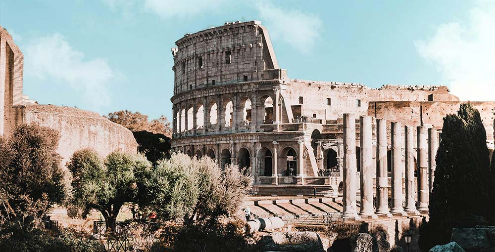 image of temple ruins in Italy