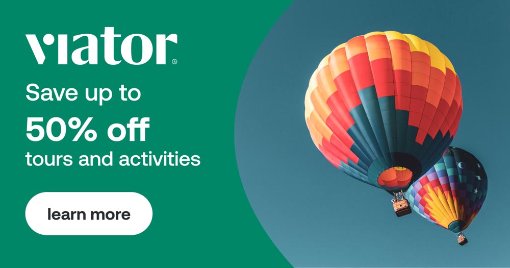 A image showing a hot air balloon, and a text showing 50% discount on your next trip