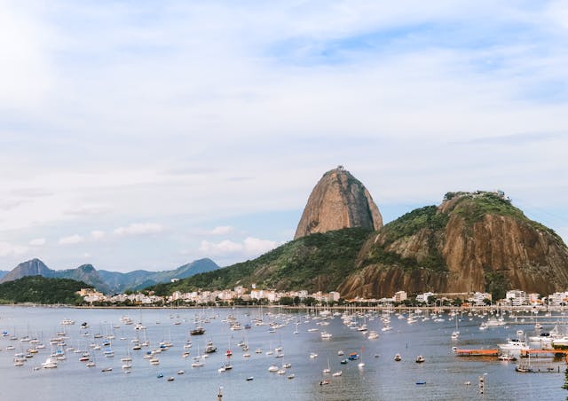 Explore Rio’s top landmarks: Christ the Redeemer, Sugar Loaf Mountain, and enjoy a delicious Brazilian BBQ. Book now for an unforgettable day!