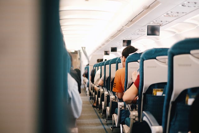 What to Pack for a Comfortable Long-Haul Flight Essential Items and Tips